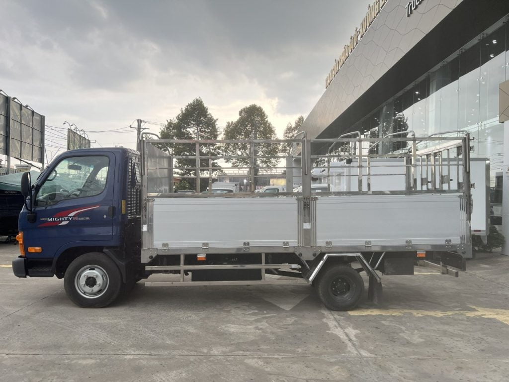 hyundai n250 thùng bạt