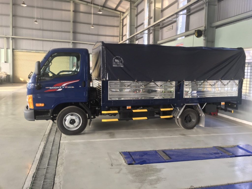 Hyundai N250SL Thùng Bạt