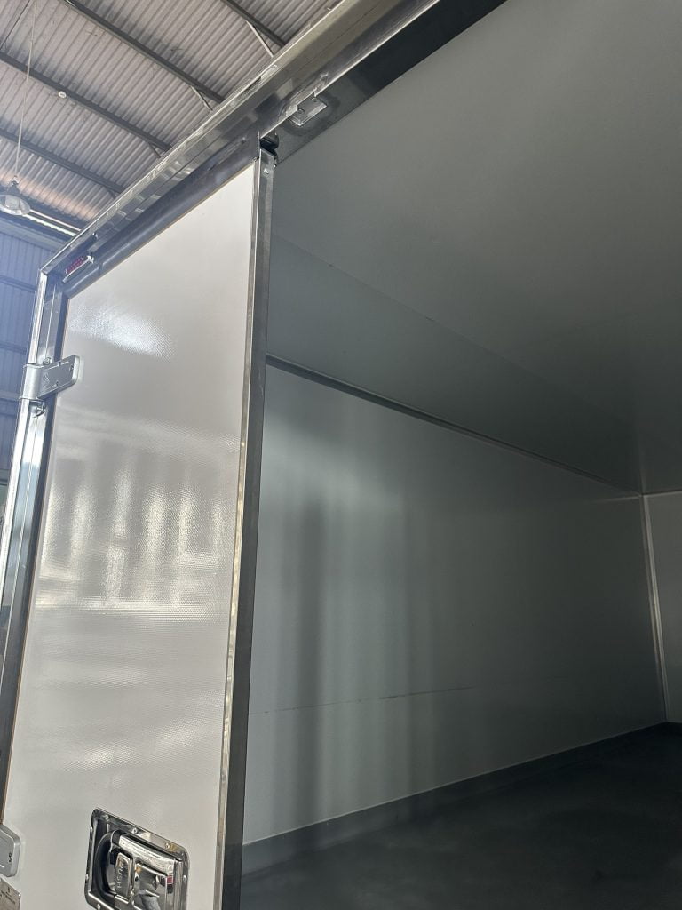 Hyundai N250sl Thùng Kín Composite