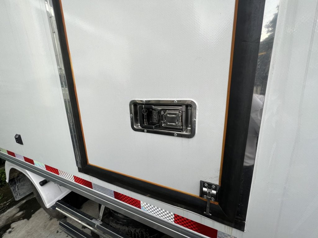 Hyundai N250sl Thùng Kín Composite