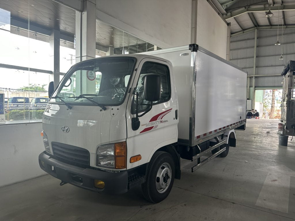 Hyundai N250sl Thùng Kín Composite