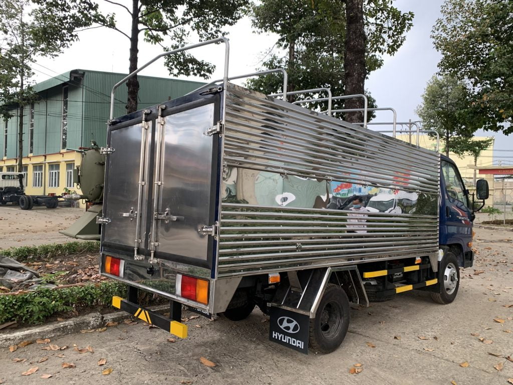 Hyundai N250 Thùng Bạt Vách Suốt