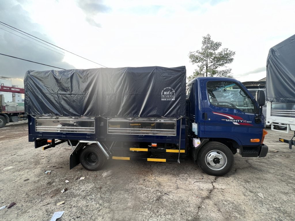 Hyundai N250 Thùng Mui Bạt