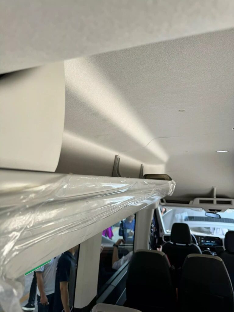 So Sánh Hyundai Solati Và Ford Transit