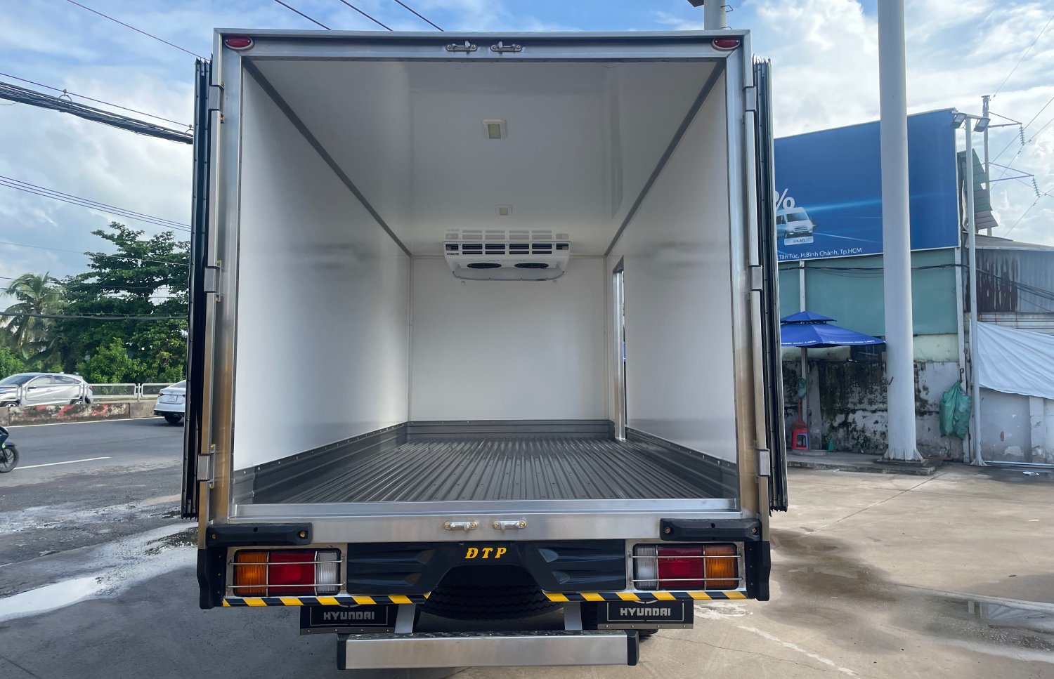 Hyundai 110SP Thùng Đông Lạnh