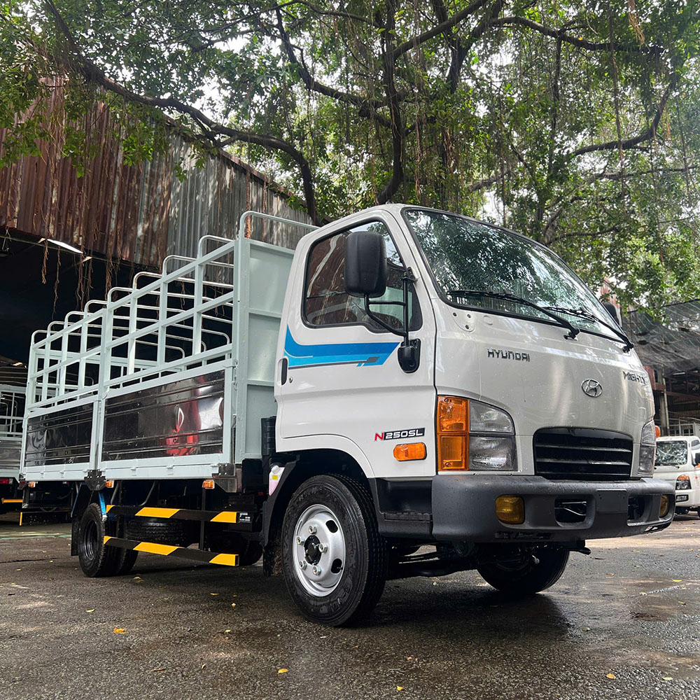 Hyundai N250SL Euro 5 Thùng Bạt