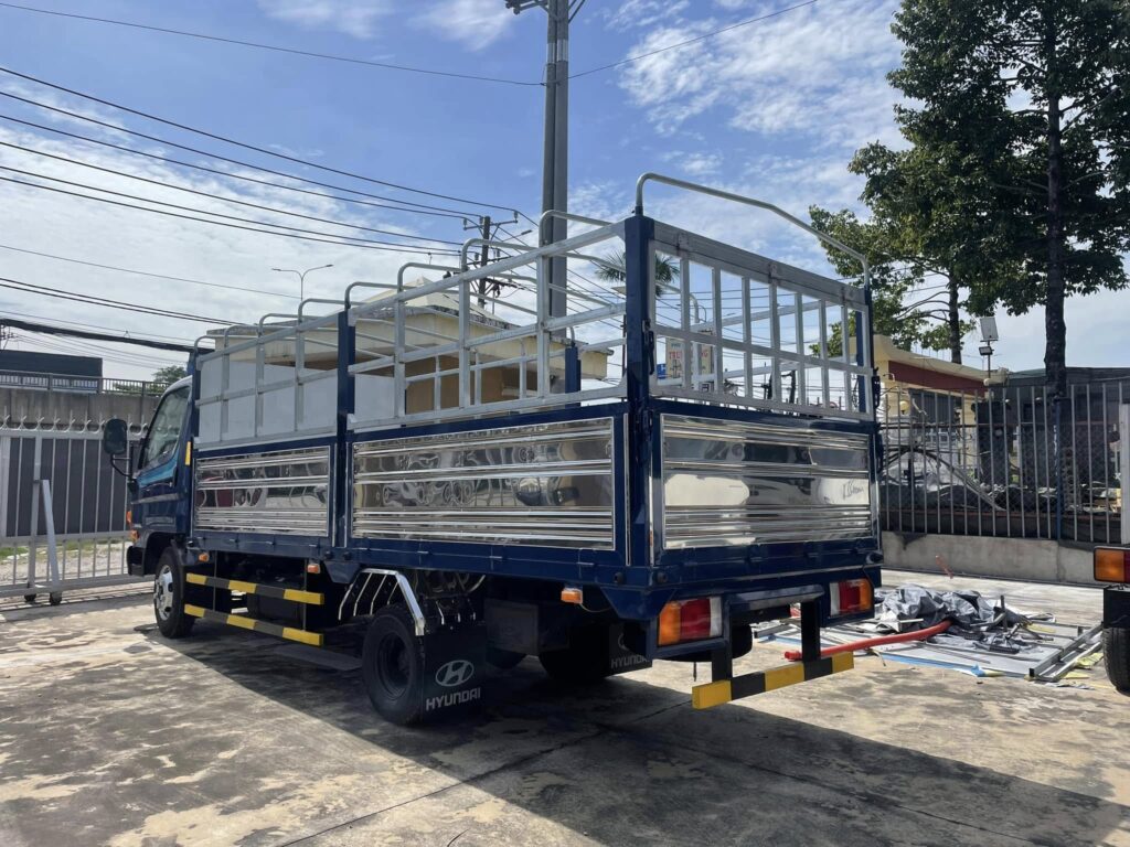 Hyundai N250SL Euro5 Thùng Bạt