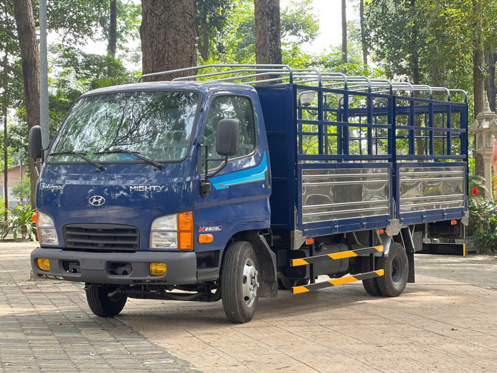 Hyundai N250SL Euro5 Thùng Bạt