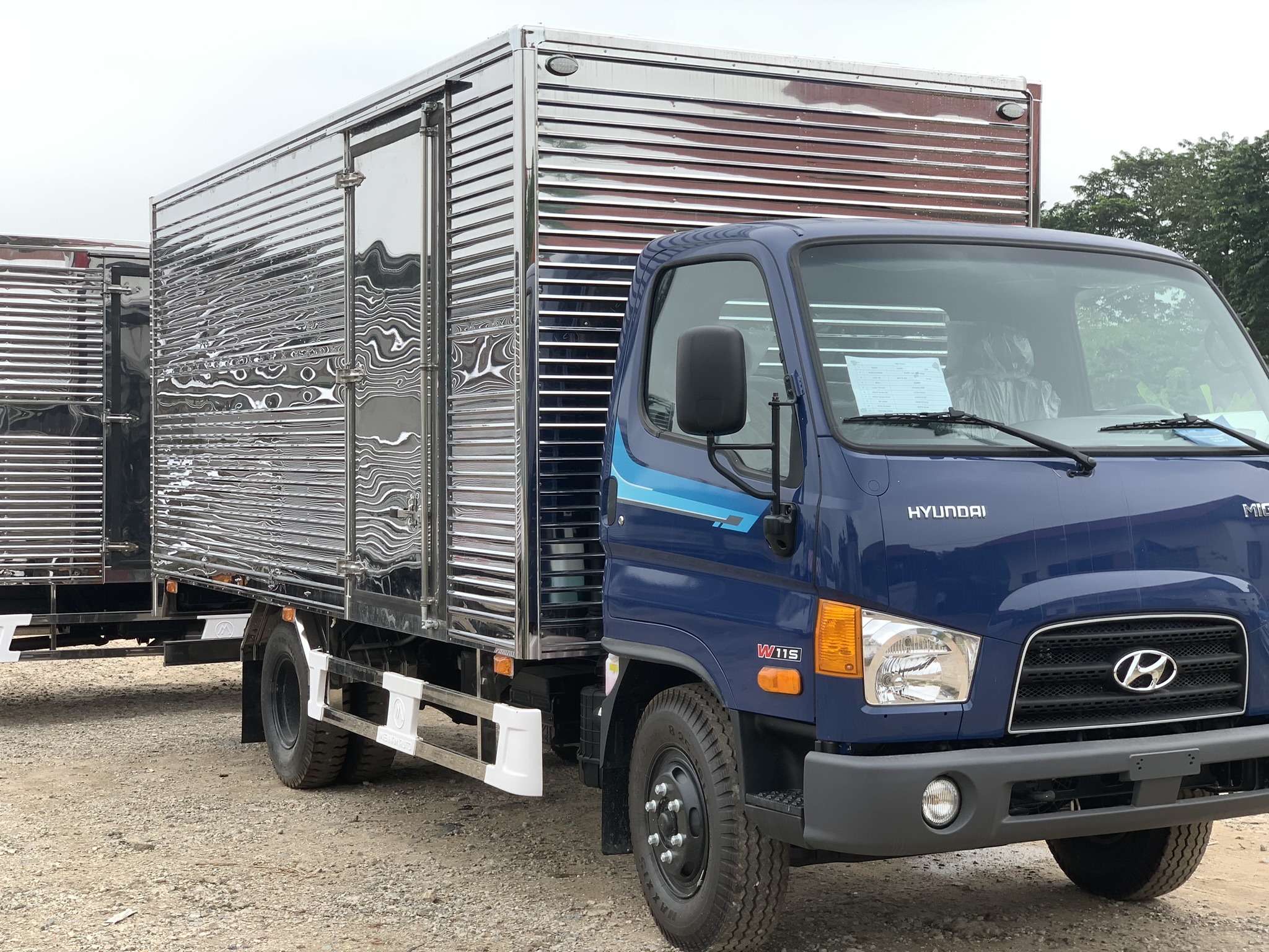 Hyundai w11s thùng kín