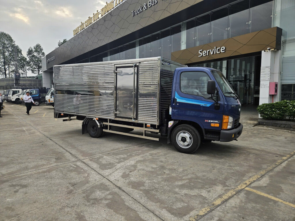 Hyundai N250SL Euro5 Thùng Kín